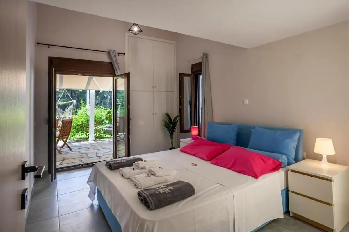 Palms Jacuzzi And Pool Villa Sani