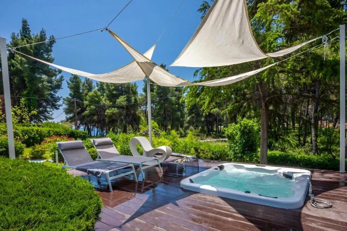 Palms Jacuzzi And Pool Villa Sani